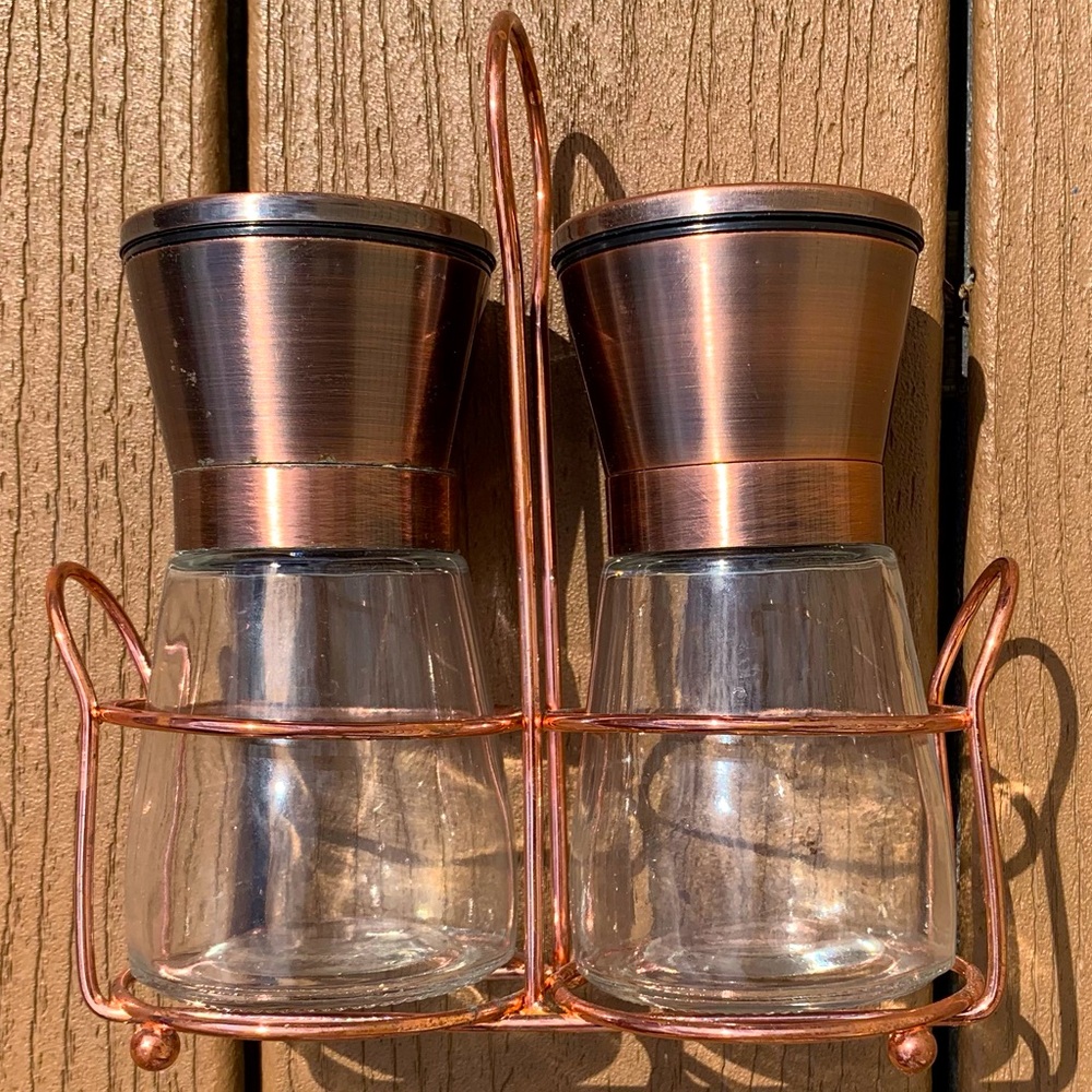 VINTAGE COPPER AND GLASS SALT & PEPPER SPICE GRINDERS SHAKERS WITH COPPER CADDY